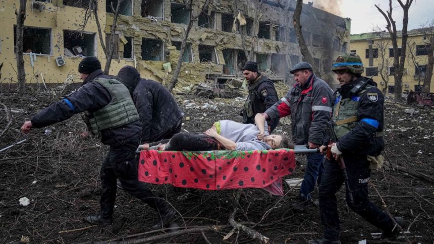 Ukraine war: Pregnant woman and baby die after hospital shelled