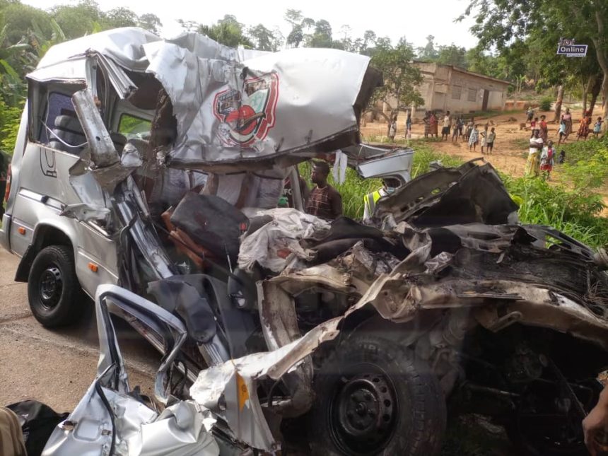 E/R: Five persons reported dead in road accident