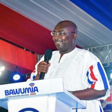 Dr. Bawumia rebukes Mahama for speaking on banking sector cleanup without knowledge
