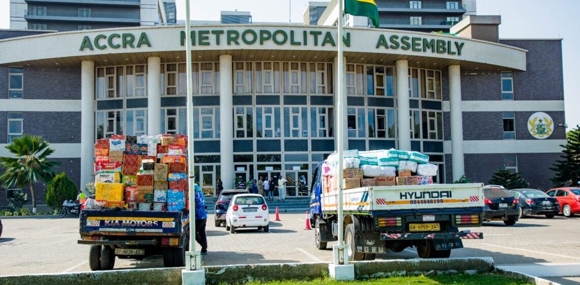 A.M.A. cracks down on illegal street loading as new time rules take effect