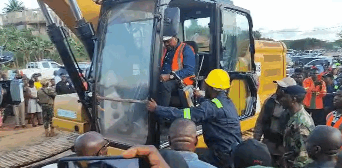 President Mahama Breaks Ground for Cape Coast–Takoradi Road Dualisation President Mahama Breaks Ground for Cape Coast–Takoradi Road Dualisation