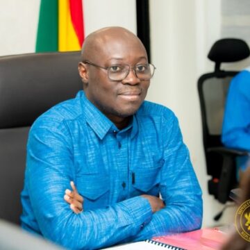 Finance Minister Lauds Policy Rate Reduction as Boost to Growth