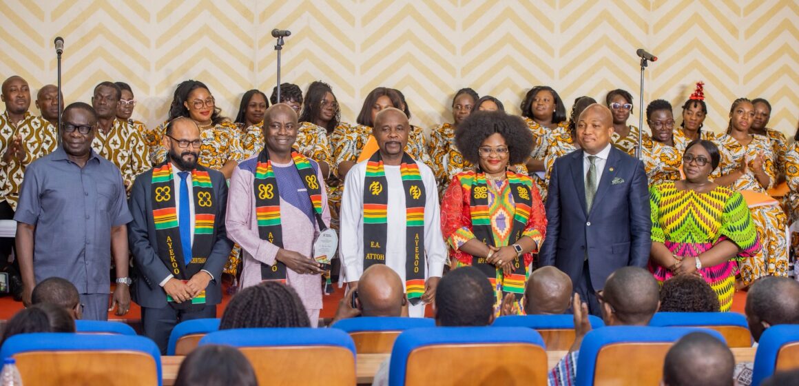 Foreign Affairs Ministry Honors Long-Serving Embassy Staff