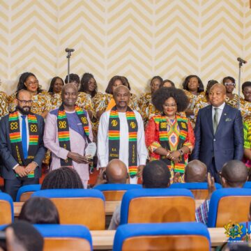 Foreign Affairs Ministry Honors Long-Serving Embassy Staff