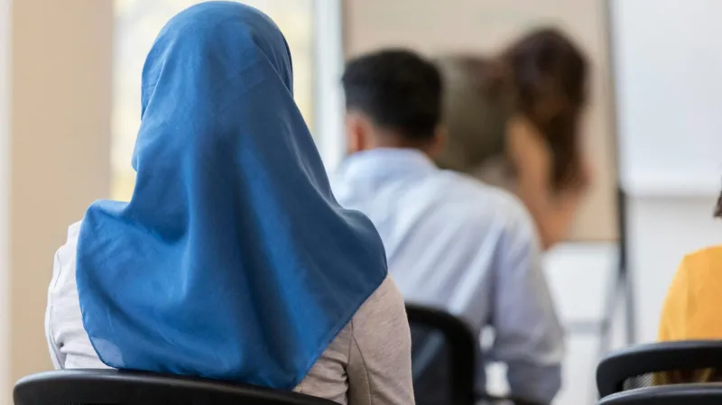 Austria Bans Headscarves In Schools For Under-14s Austria Bans Headscarves In Schools For Under-14s