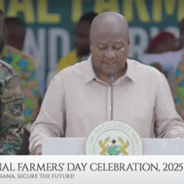 Mahama Urges Professionals to Embrace Farming