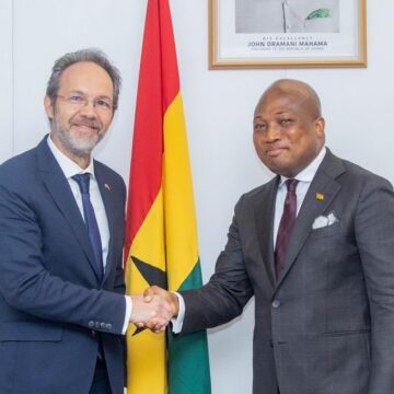 Minister for Foreign Affairs Receives UK High Commissioner