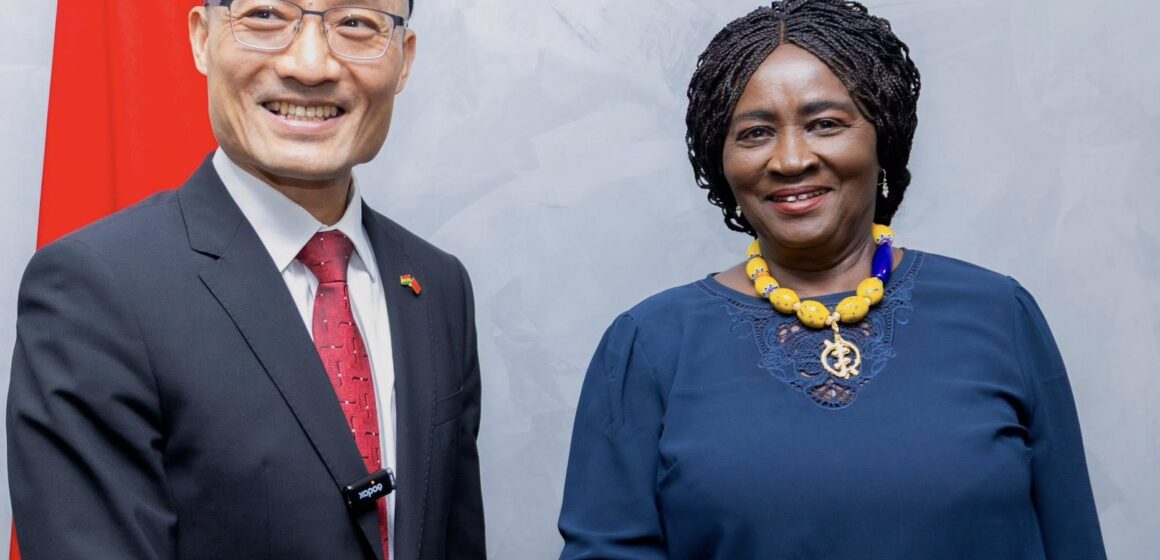 Vice President Bids Farewell to Outgoing Chinese Ambassador