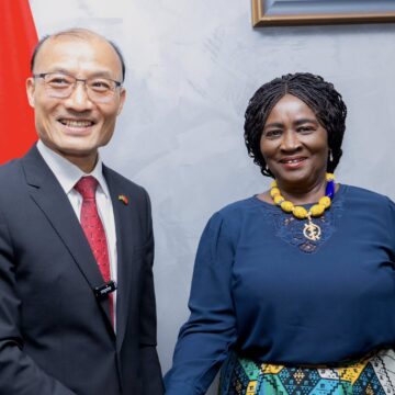Vice President Bids Farewell to Outgoing Chinese Ambassador