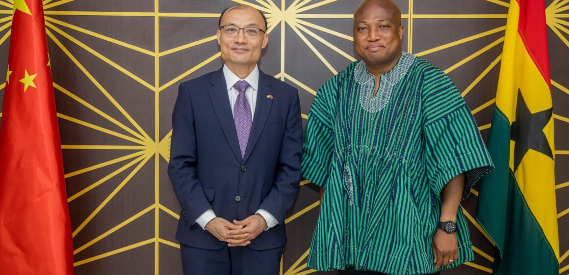 Foreign Minister Hosts Chinese Ambassador on Farewell Visit