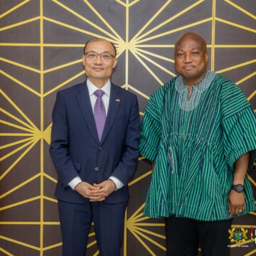 Foreign Minister Hosts Chinese Ambassador on Farewell Visit