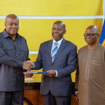 Mahama Receives Transition Report on UGMC Transfer