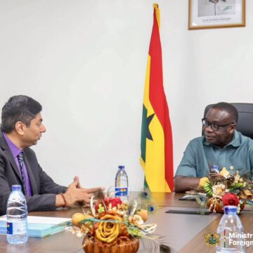 Visa Facilitation Services Officials Reaffirm Service Standards in Talks with Deputy Foreign Minister