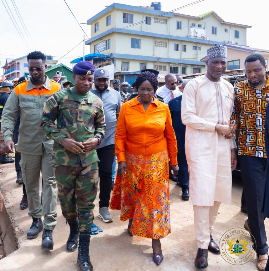 Vice President Visits School Collapse Site, Extends Condolences