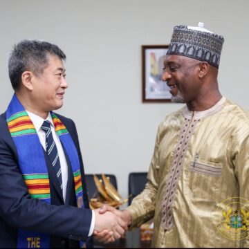 Interior Minister Receives New Chinese Ambassador