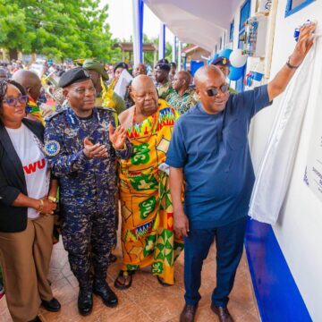 President Commends Police Leadership for Crime-Fighting Efforts
