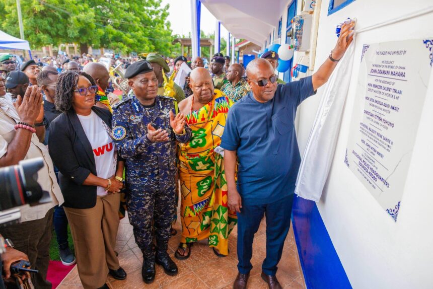 President Commends Police Leadership for Crime-Fighting Efforts