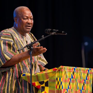 Mahama Bans CEOs, Ministers From Accepting ‘Questionable Awards’