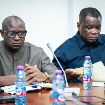 Committee Reviews Roads Ministry Performance