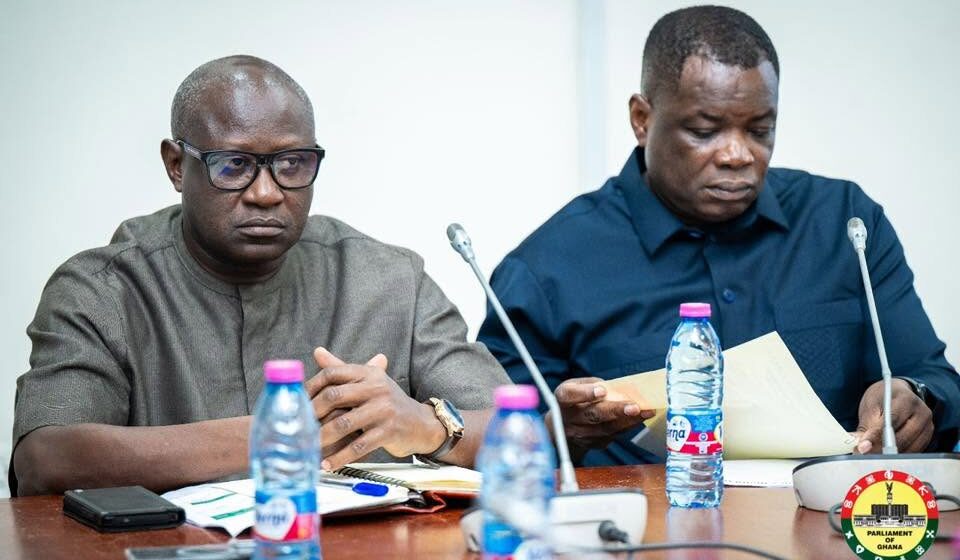 Committee Reviews Roads Ministry Performance