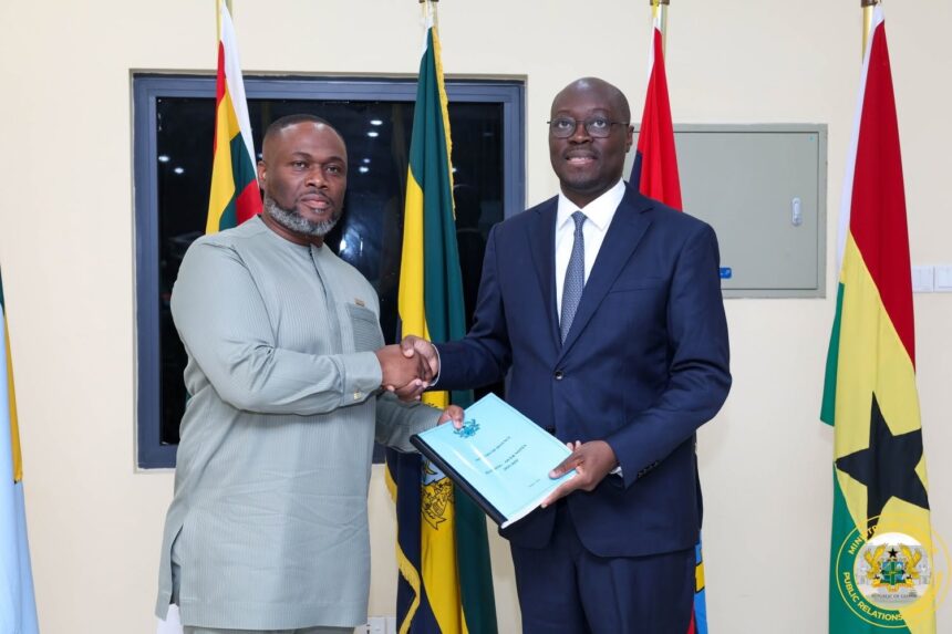 Acting Defence Minister Hands Over to New Minister