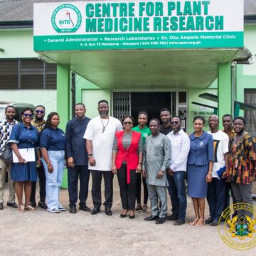 Deputy Health Minister Visits Centre for Plant Medicine Research